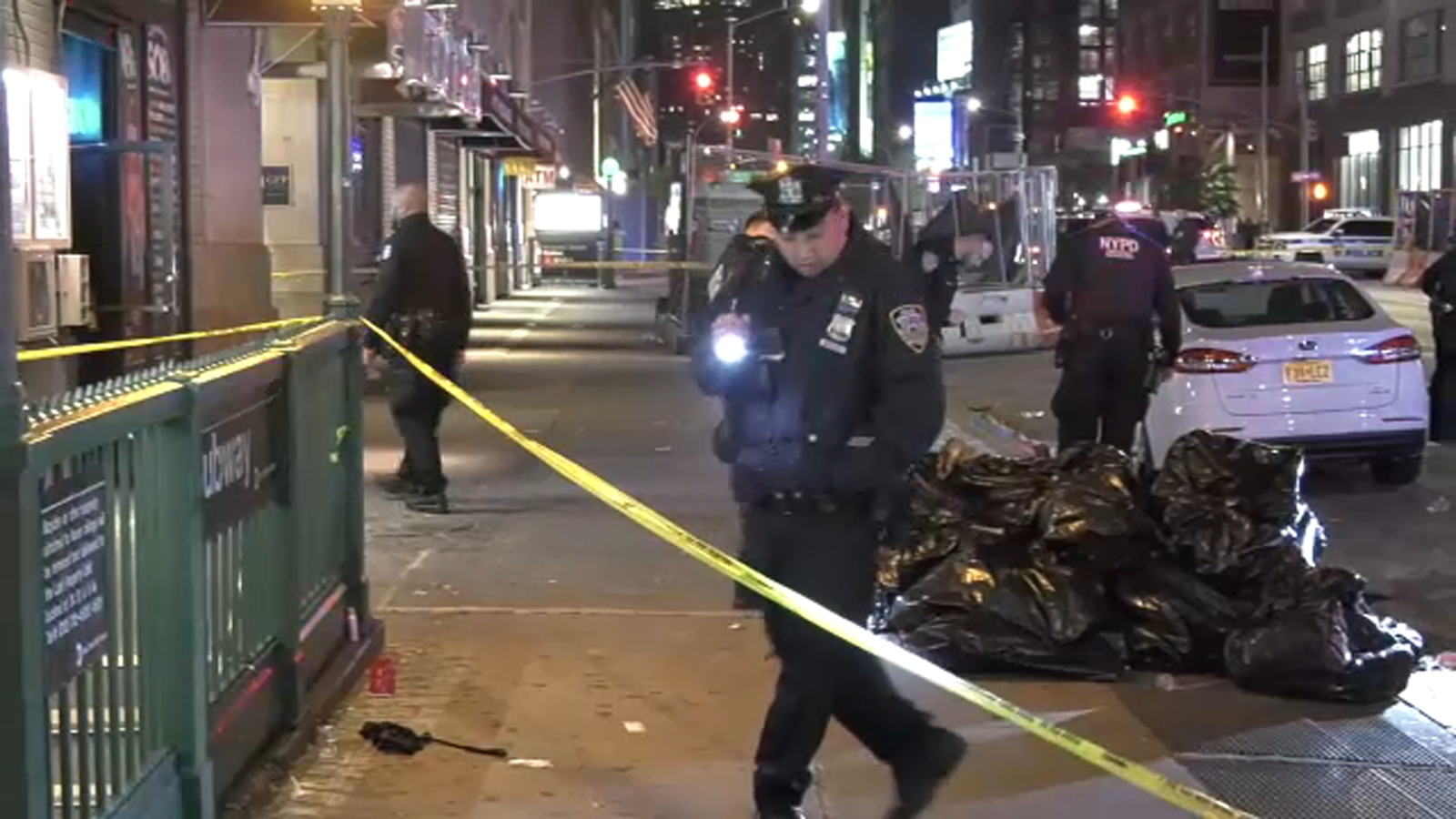Police search for gunman after 2 men shot outside West Village