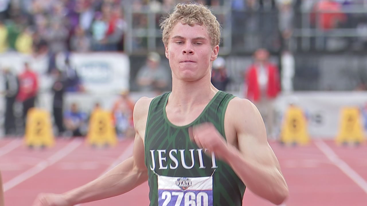 Matthew Boling runs a 44.74 second 400-meter in the final leg of the 4x400 to win the race