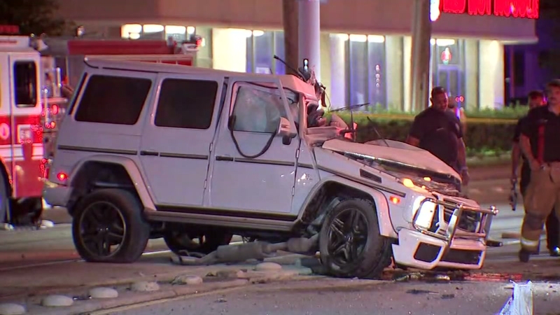 Mercedes North Houston >> Woman Dies After Crashing Head On Into Pole In North Houston Mercedes North Houston >> Woman Dies After Crashing Head On Into Pole In North Houston