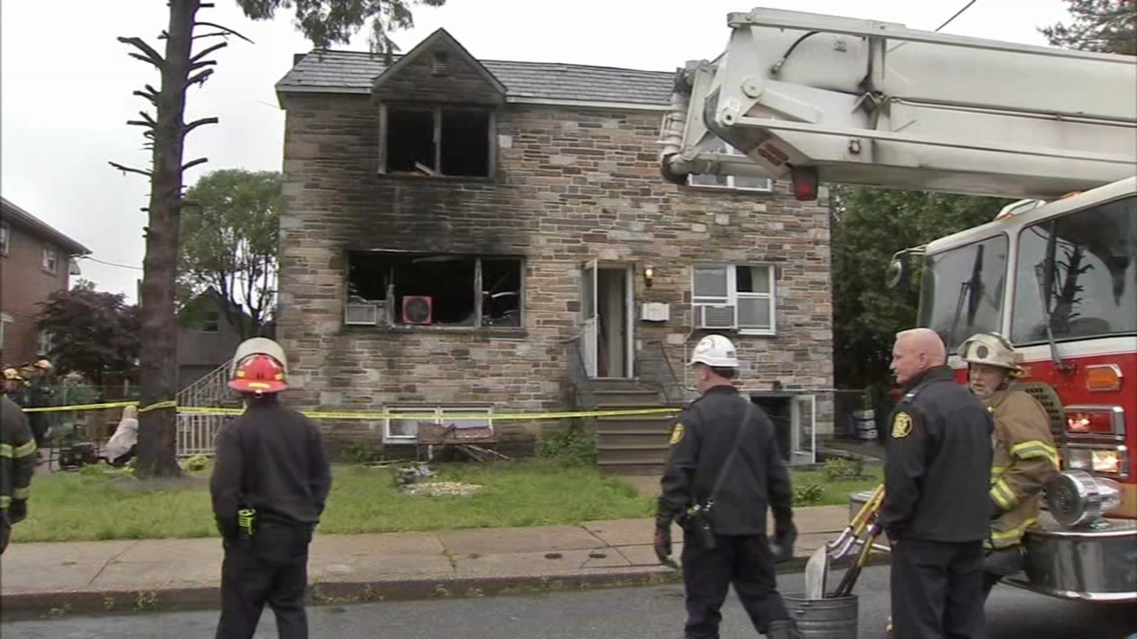 Man dies after fire rips through Rhawnhurst home - 6abc Philadelphia