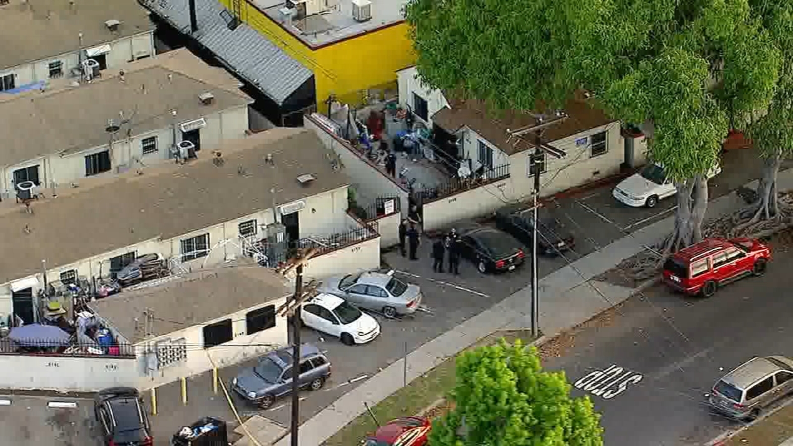 2 men dead at South LA home in apparent murder-suicide - ABC7 Los Angeles