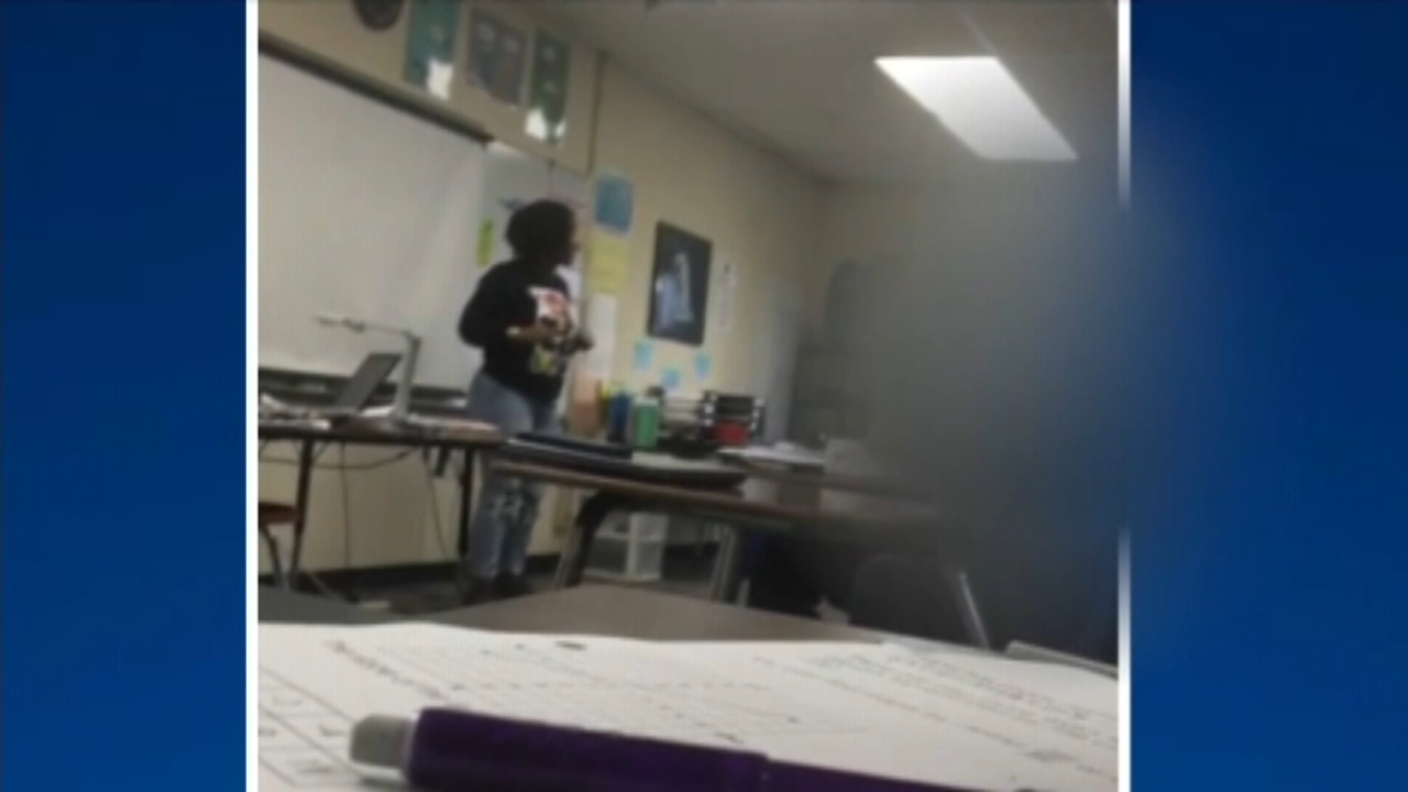 Mom confronts class over daughter's bullying