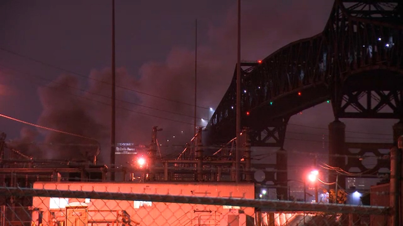 Kearny, New Jersey chlorine factory fire causes closure of Pulaski