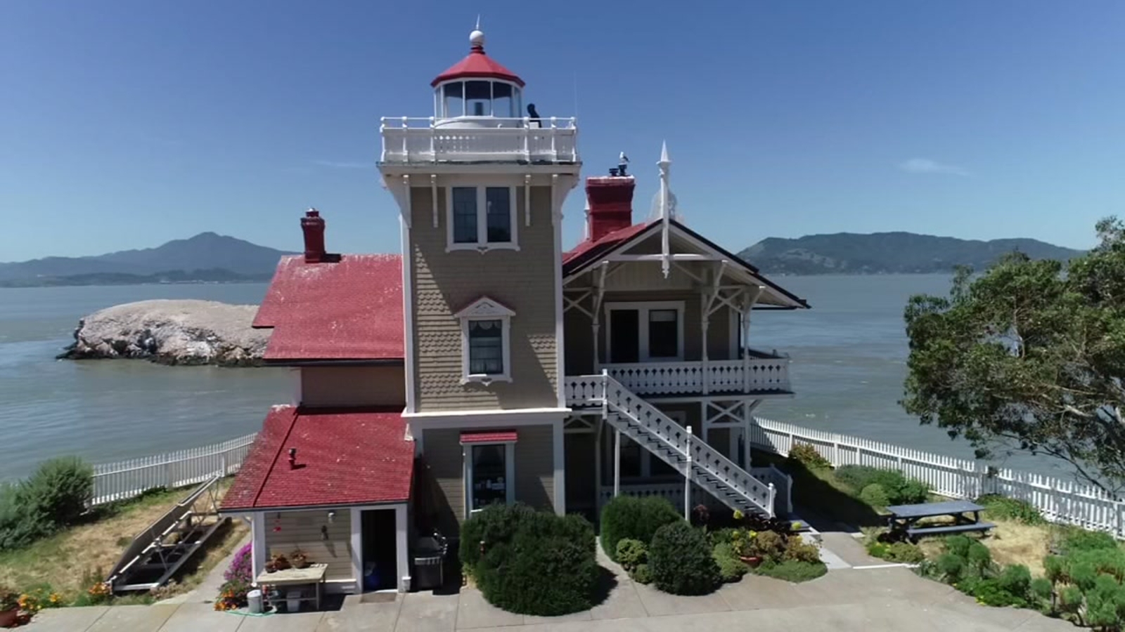 Meet the people chosen for lighthouse 'dream job' on private Bay Area