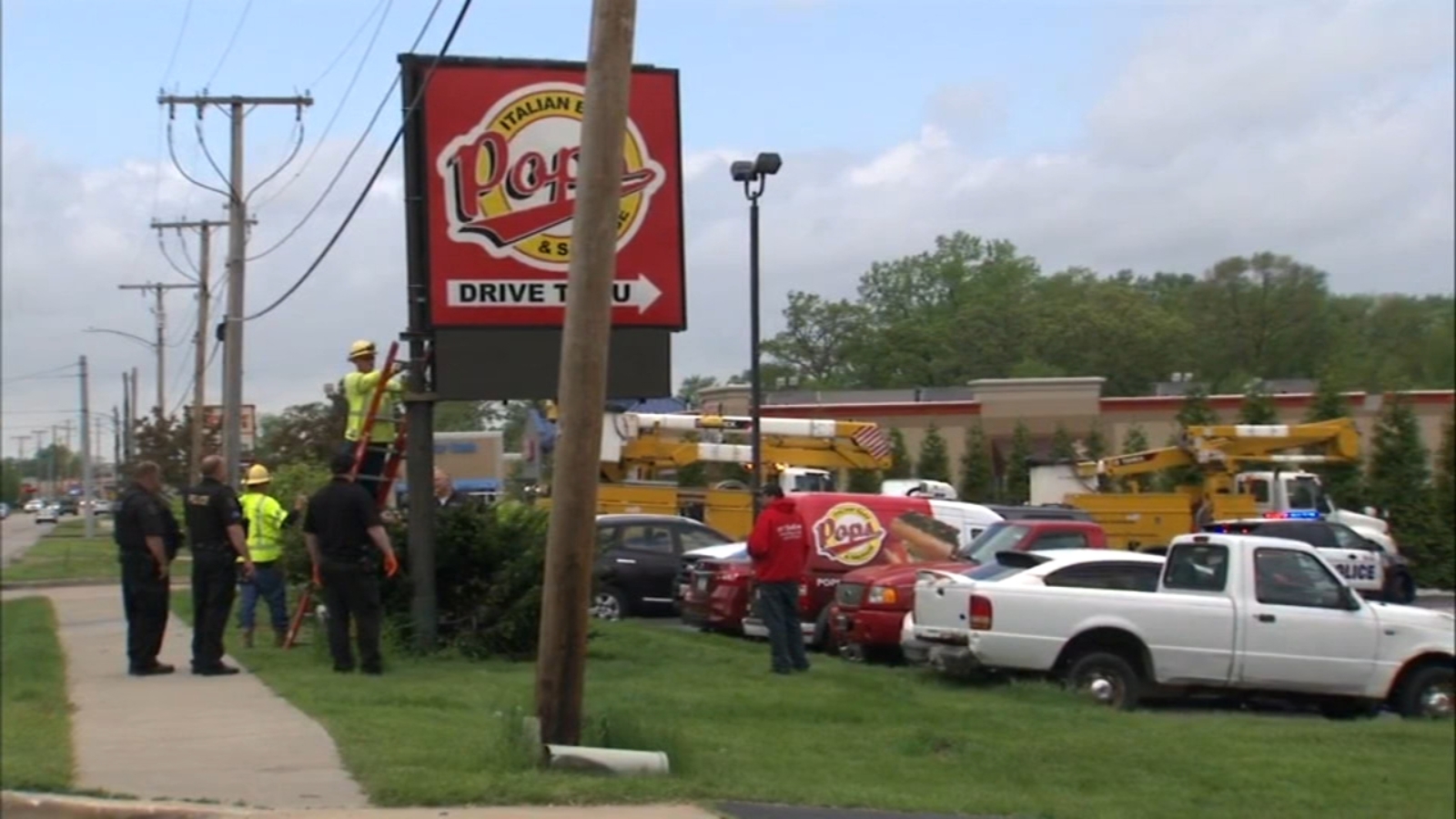 Contractor crushed to death at Pop's Beef in Dyer, Indiana Sunday
