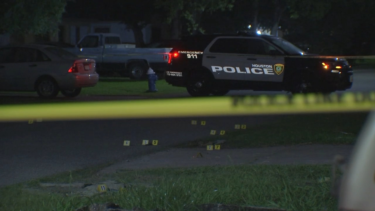 Dad shoots and kills teen who had paintball gun, police say
