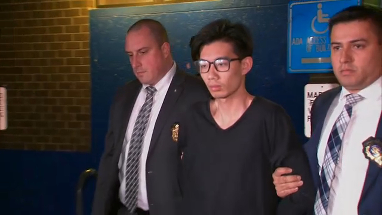 Man charged with exposing himself in Brooklyn