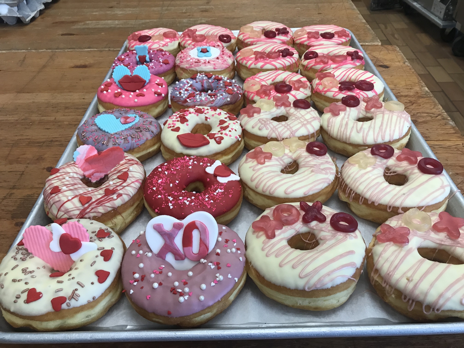 California Donuts shows off their wildest creations! Eye on L.A. gives