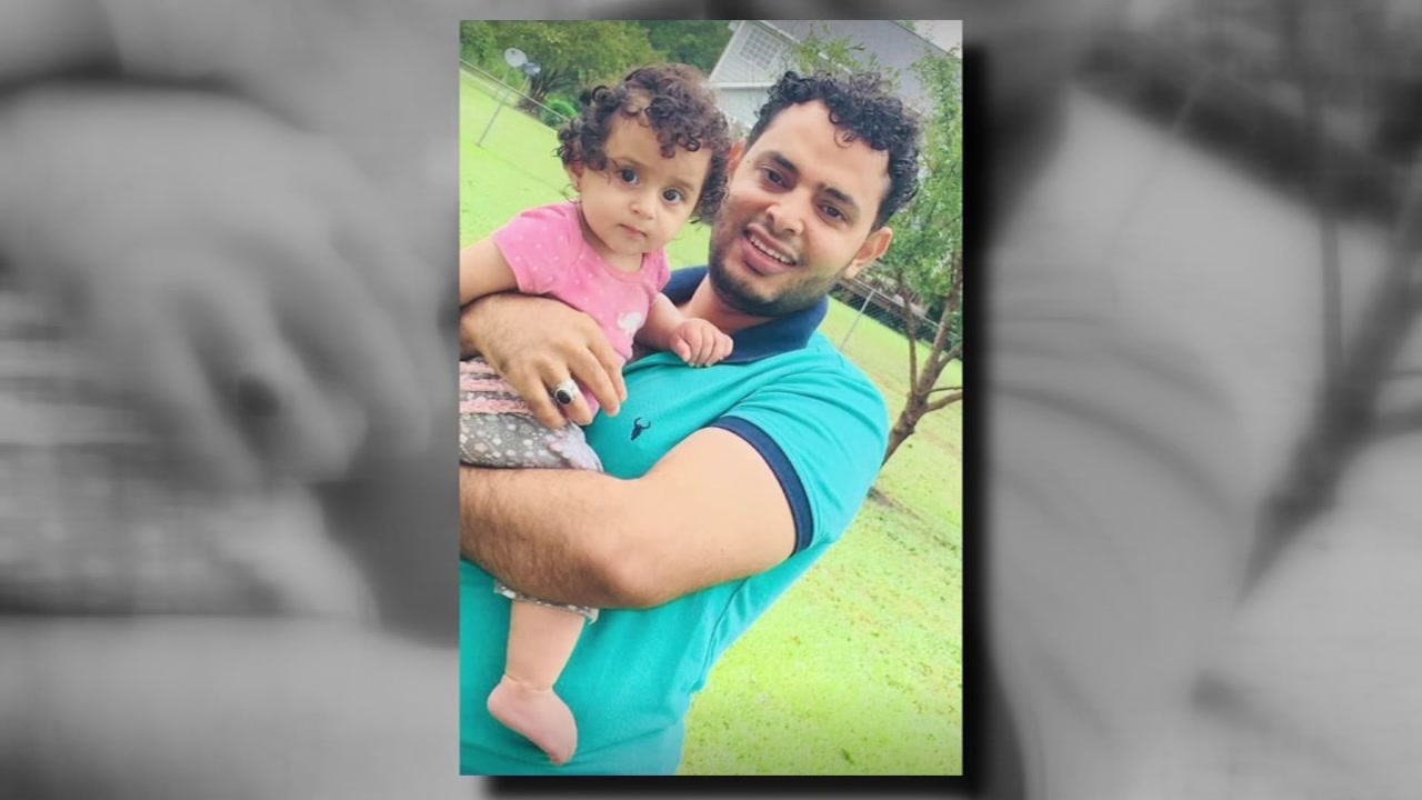 Convenience store clerk killed in apparent robbery