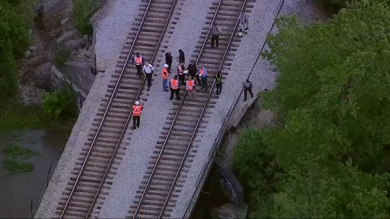 1 dead, 1 missing after hit by Rock Island Metra train near Joliet