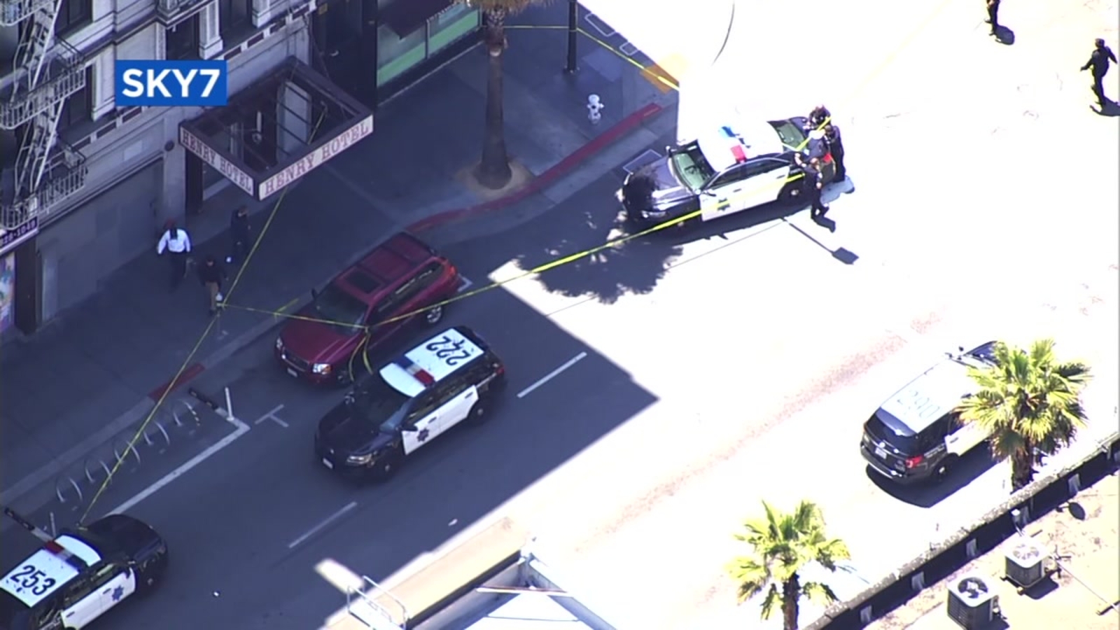 Police searching for suspect after 2 people shot in San Francisco's