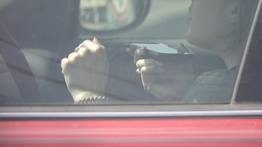 Texting and driving may now costing Texas drivers