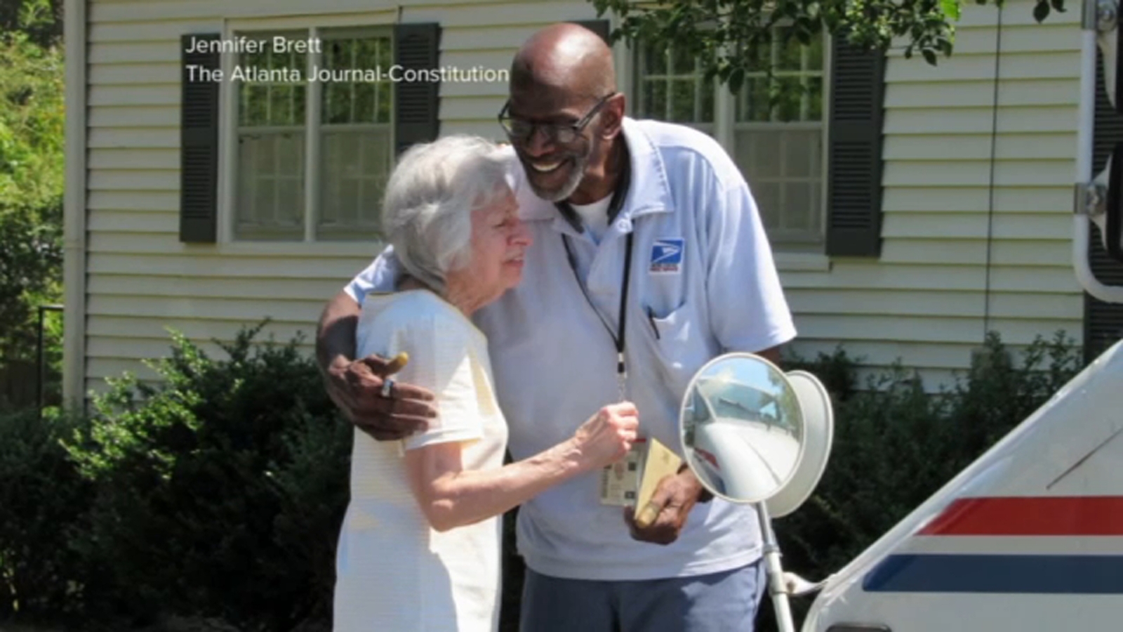 residents throw retirement party for beloved mailman of 35