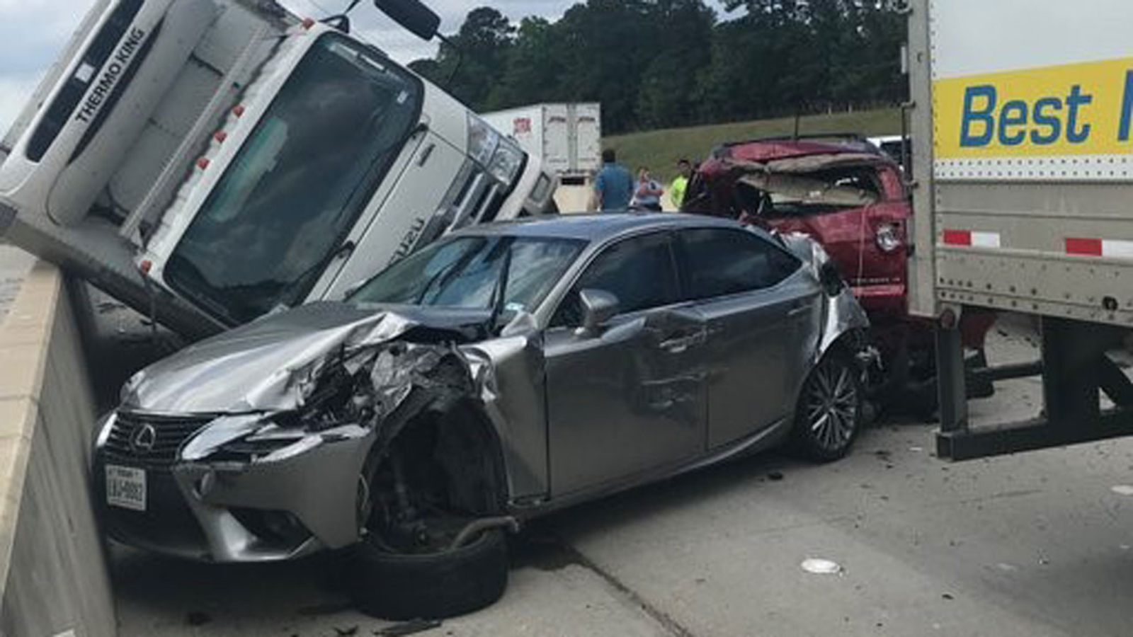 8vehicle crash shuts down I45 in New Waverly ABC13 Houston