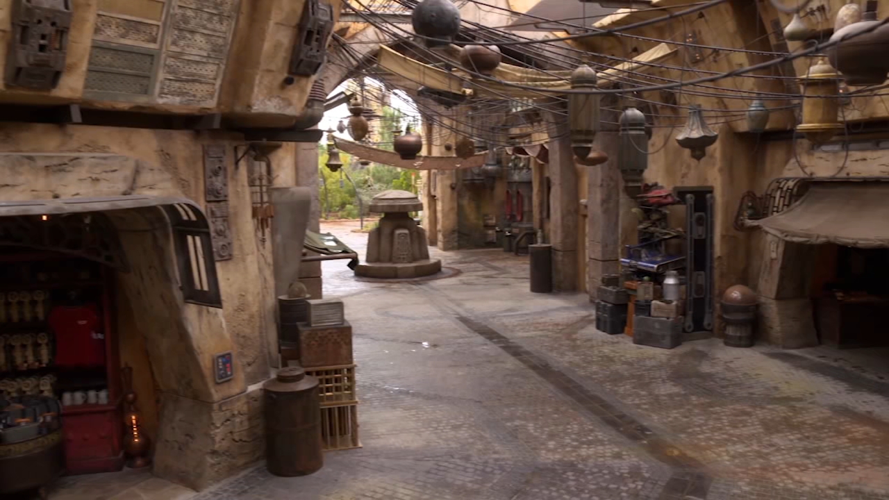 A look inside the marketplace at Star Wars: Galaxy's Edge