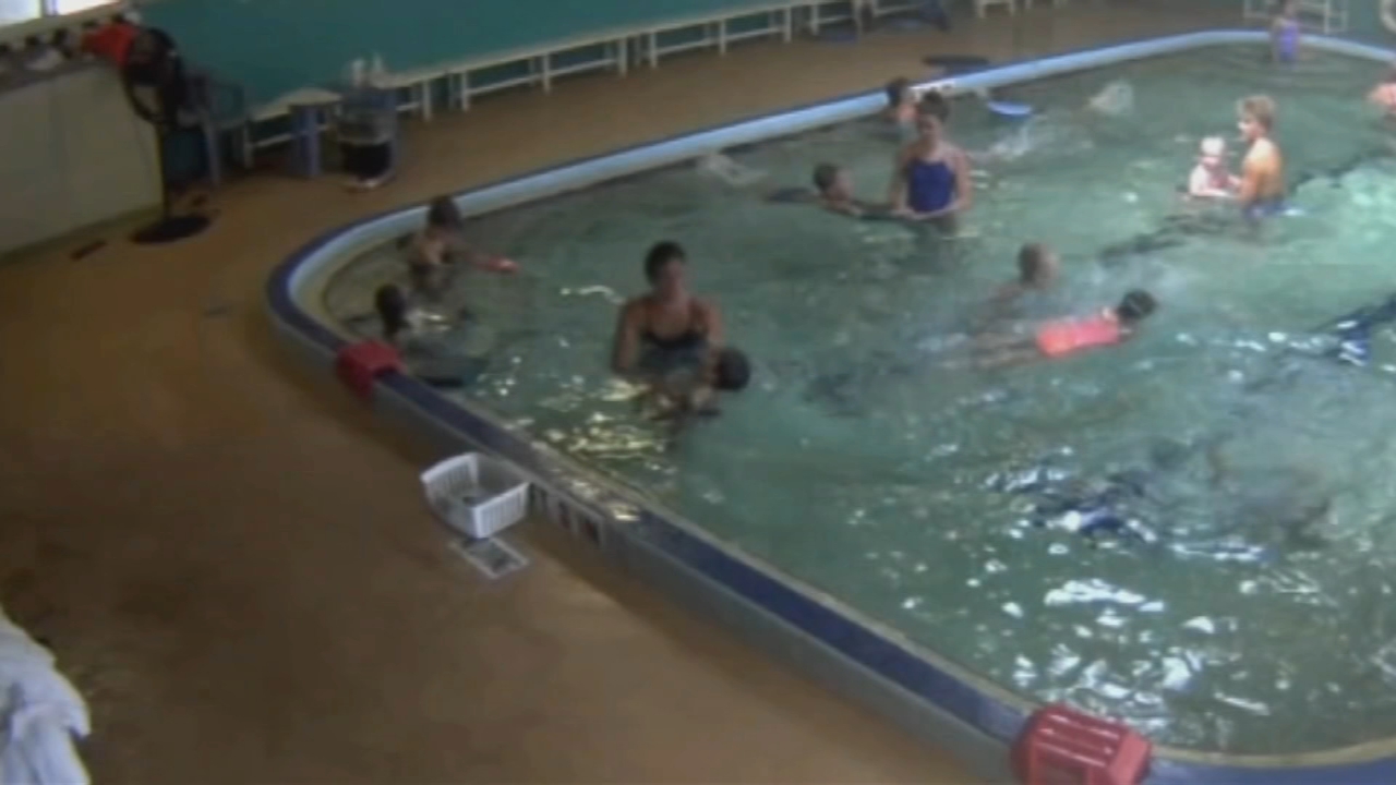Fla. swim instructor charged after boy nearly drowns