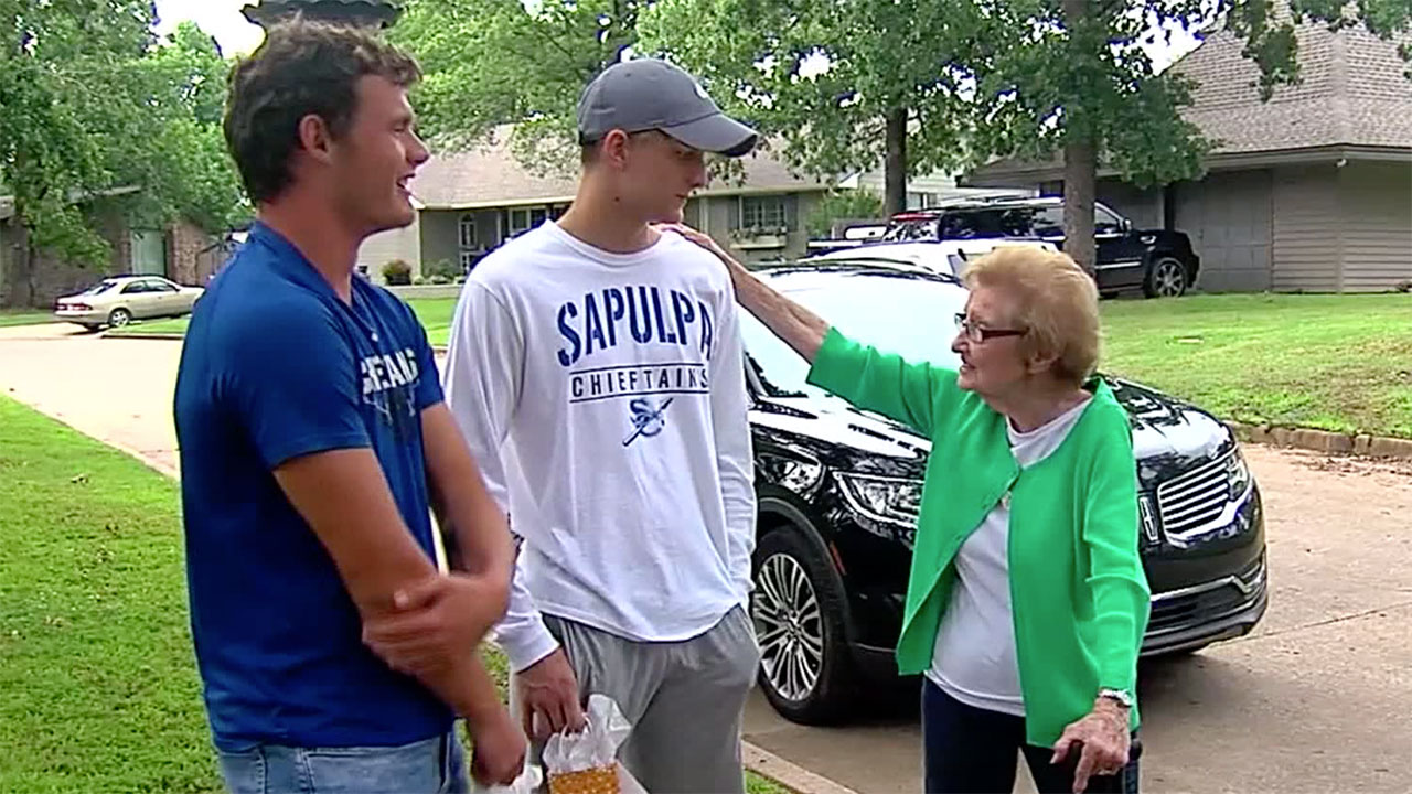 4 Oklahoma teens rescue 90-year-old neighbor from burning home - ABC7 San  Francisco