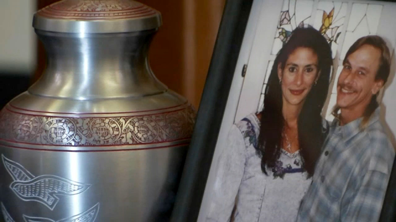 ABC13 EXCLUSIVE: Family finally memorializes couple killed in Harding Street raid