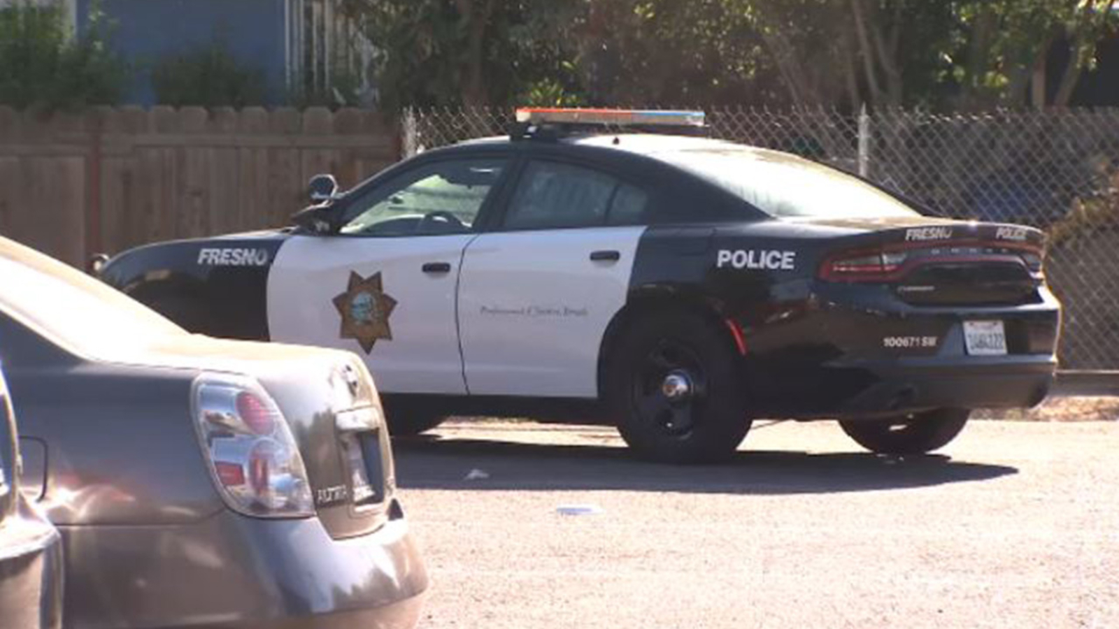 Man stabbed during robbery in Central Fresno parking lot - ABC30 Fresno