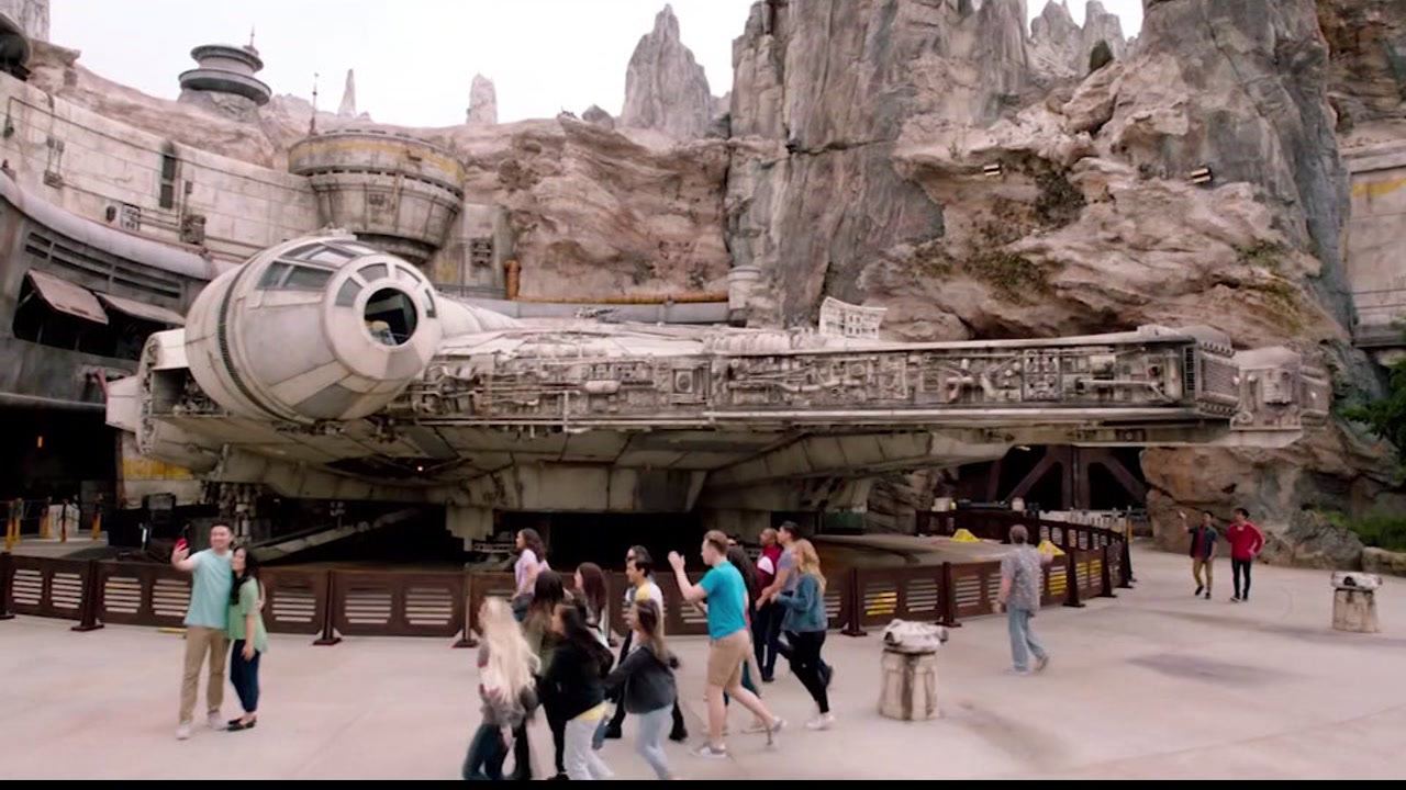 An inside look at Star Wars: Galaxy's Edge in Disneyland - ABC7