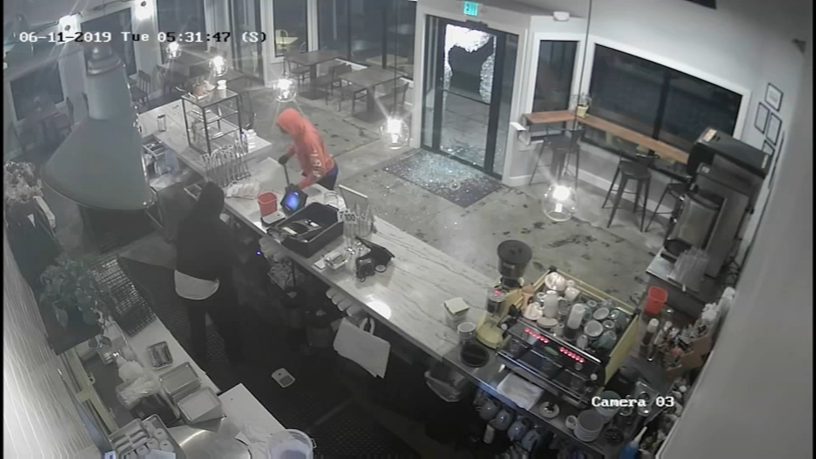 Golden Bagels and Coffee shop in the Heights robbed ABC13 Houston