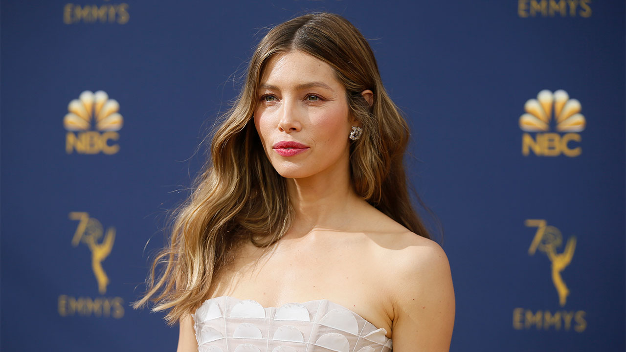 Jessica Biel says she's not against vaccinations, just against bill