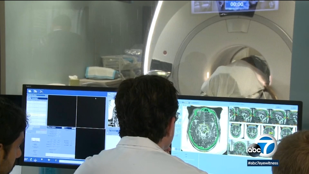 Researchers use AI to detect early signs of lung, pancreatic cancers