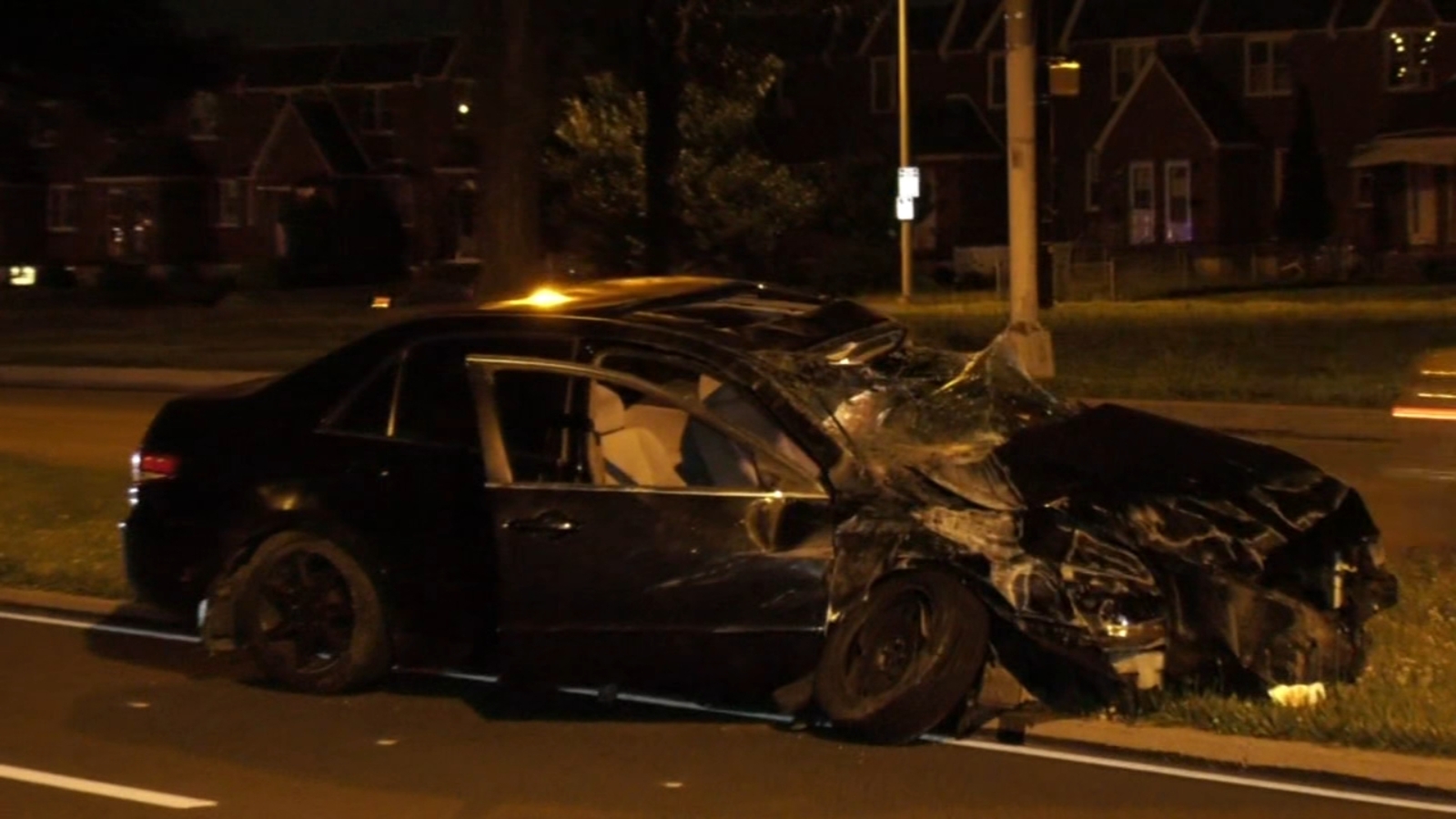 2 injured in crash on Roosevelt Boulevard - 6abc Philadelphia