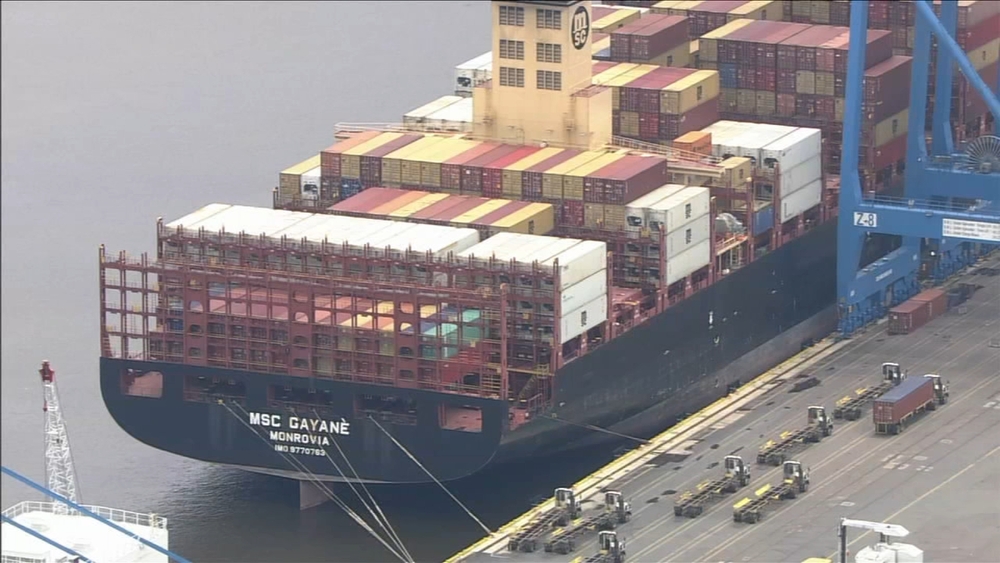 16.5 tons of cocaine worth $1 billion seized at port