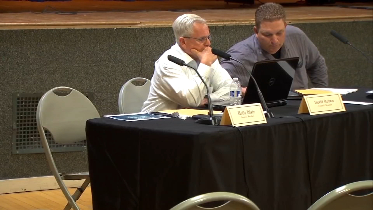 Continued meeting absences may vacate Lemoore councilmember's seat