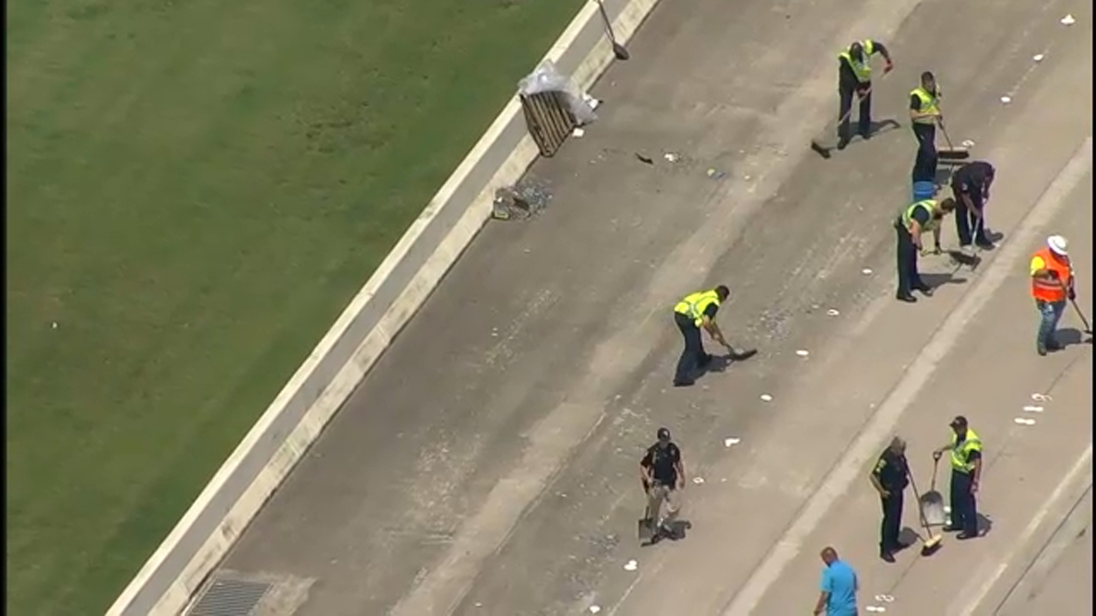 Spilled nails stop afternoon traffic on Southwest Freeway ABC13 Houston