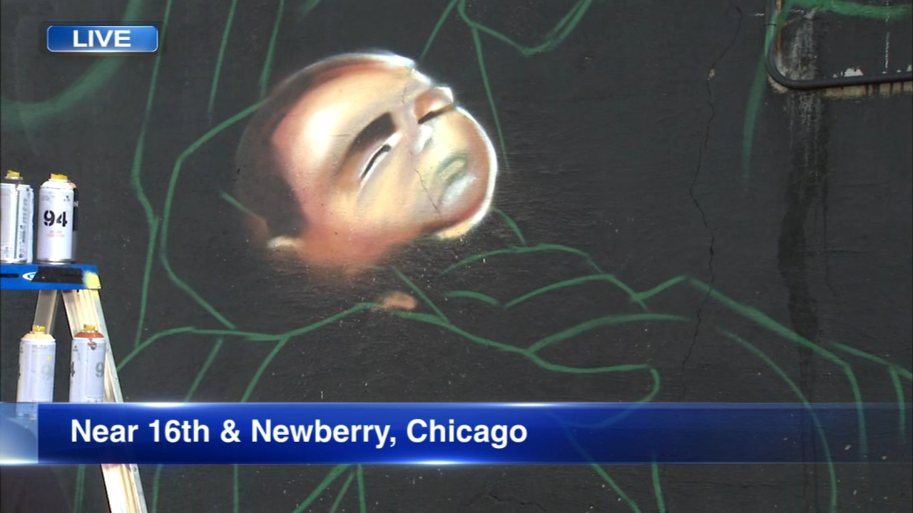 Artist unites murdered pregnant teen mom and baby on Pilsen memorial mural