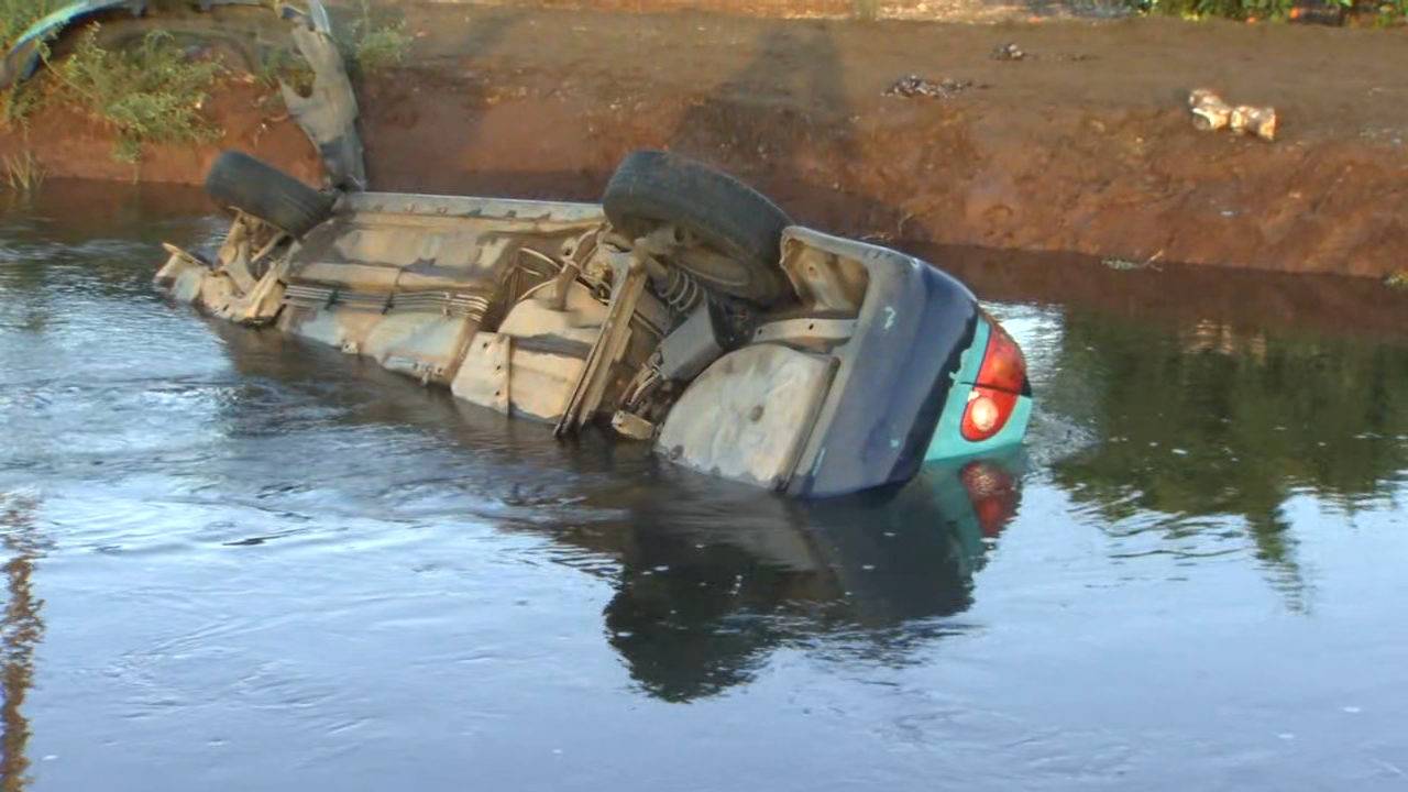 Man rescued after car crashes into a Tulare County canal east of Cutler