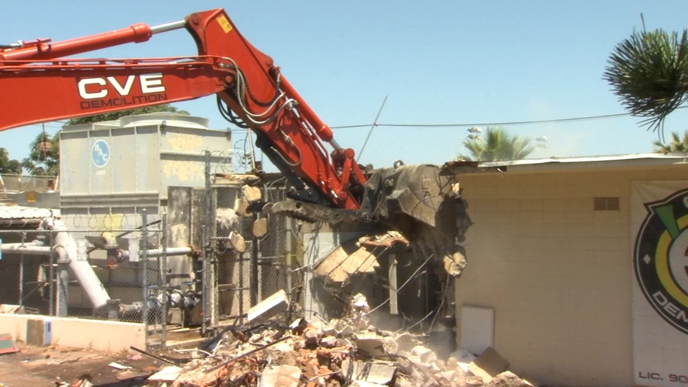 Demolition on Fresno County's old Juvenile Hall begins