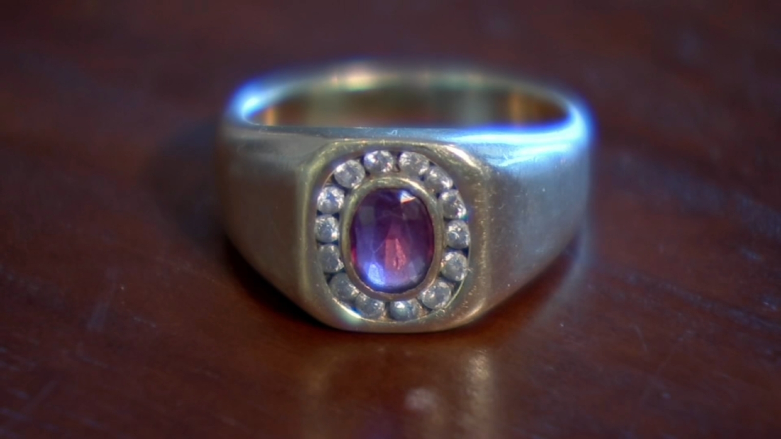 Galveston man&#039;s wedding ring stolen the day his husband died - ABC13
