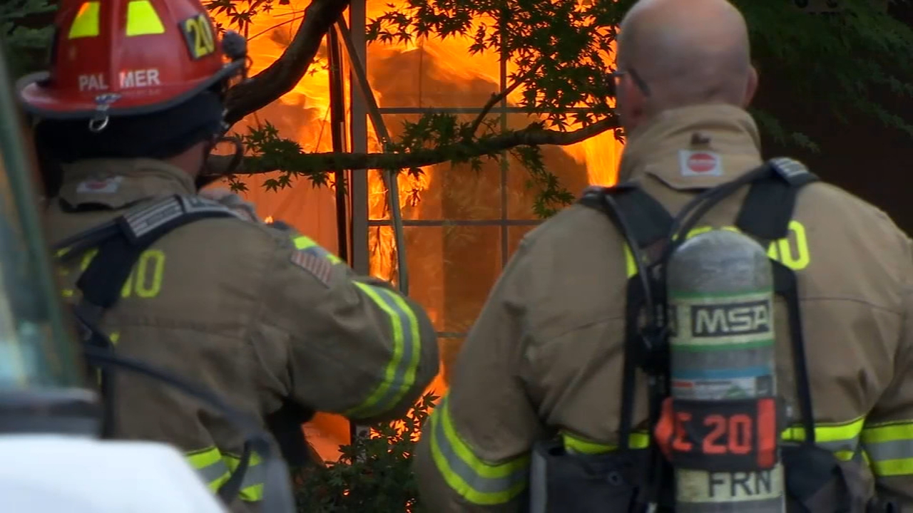 Crews battle 3-alarm house fire in Northeast Fresno