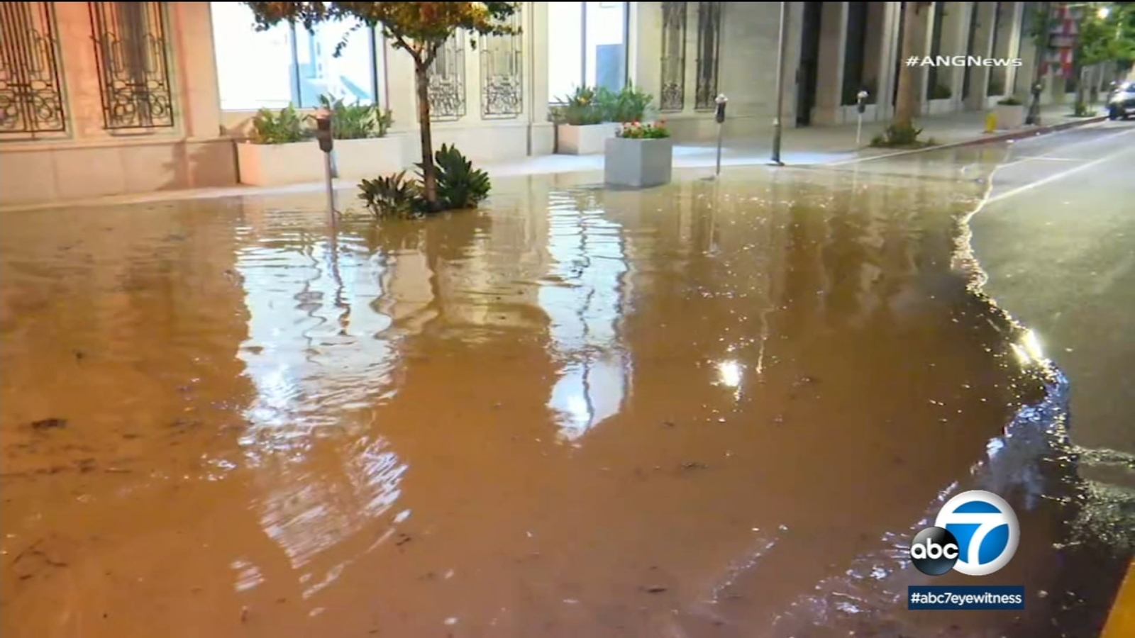 Major water main break floods streets in downtown Los Angeles ABC7