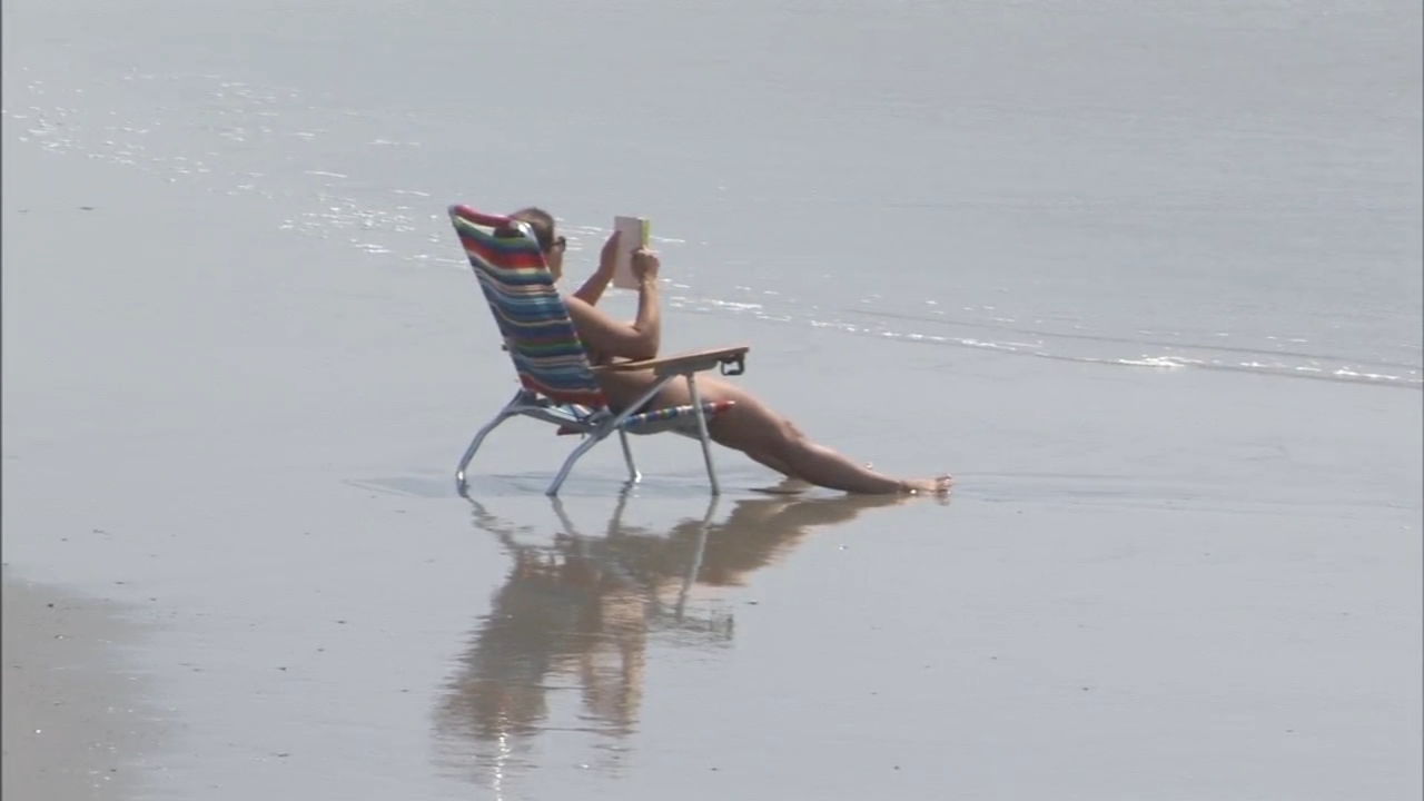 Folks flock to New Jersey Shore to escape the heat wave