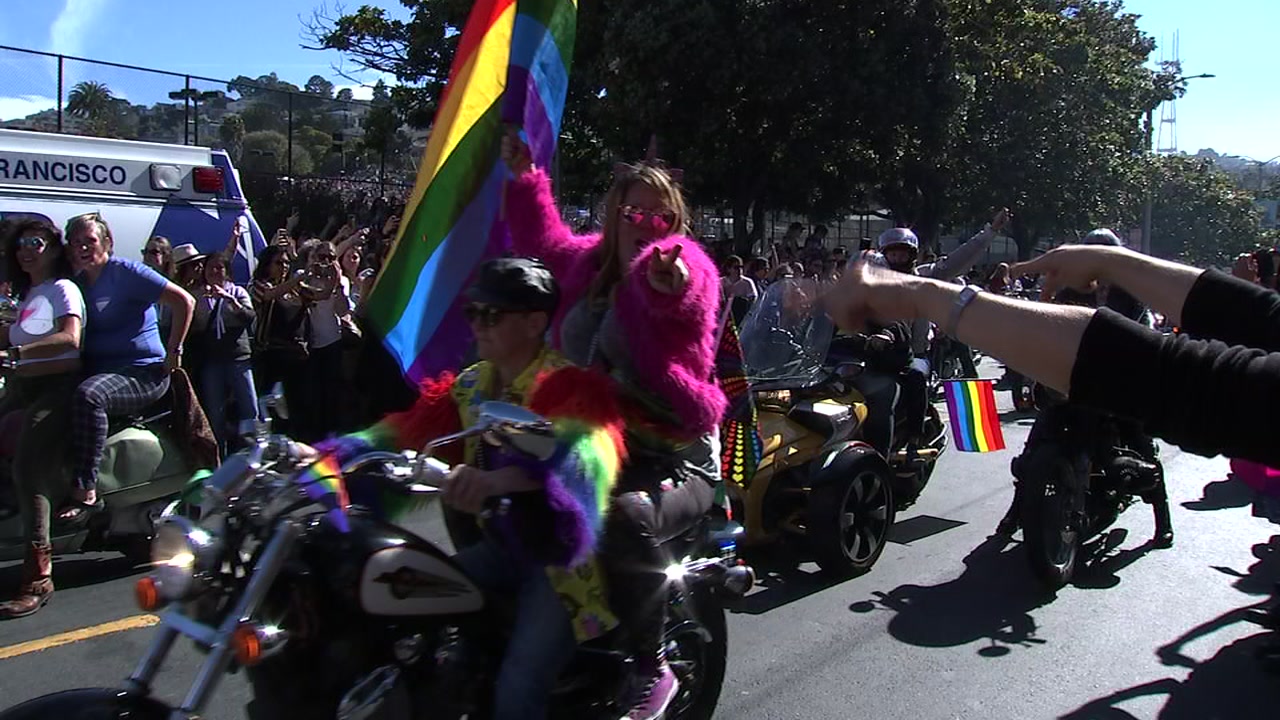 Thousands descend on Dolores Park for SF's annual Dyke March