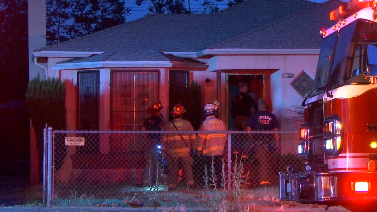 Abandoned Southwest Fresno home catches fire, again