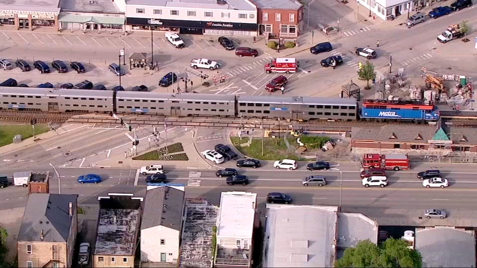 Woman fatally struck by Metra Union Pacific Northwest Line train in ...