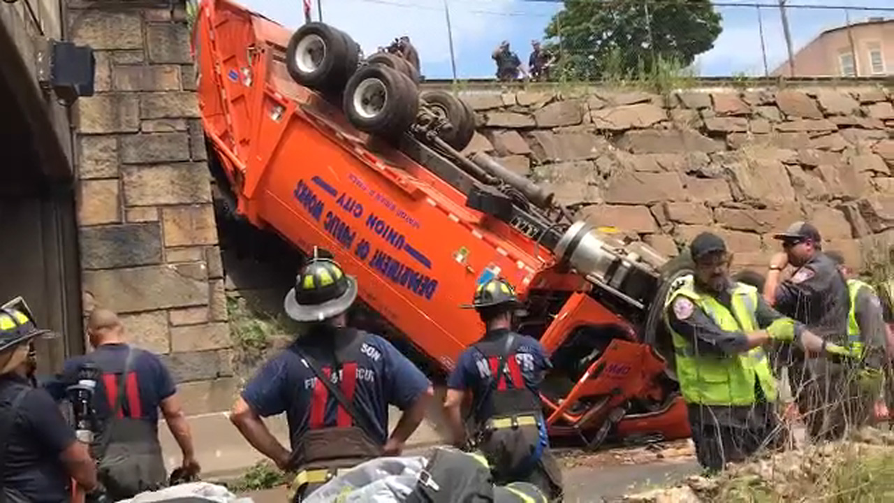 Cleanup continues after truck crash snarls commute