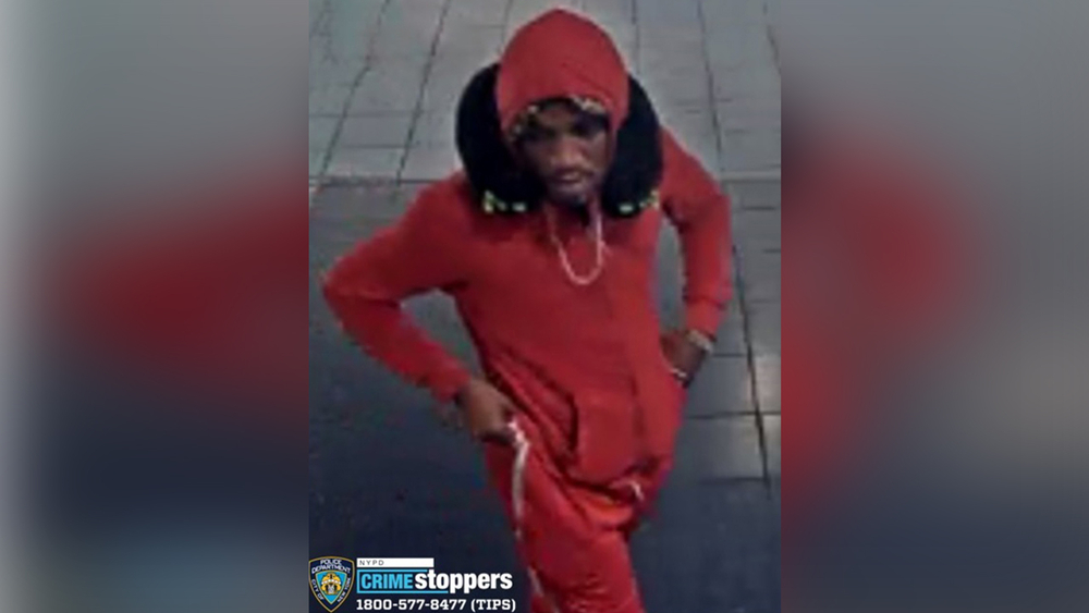 Woman's teeth knocked out in attempted rape in Manhattan