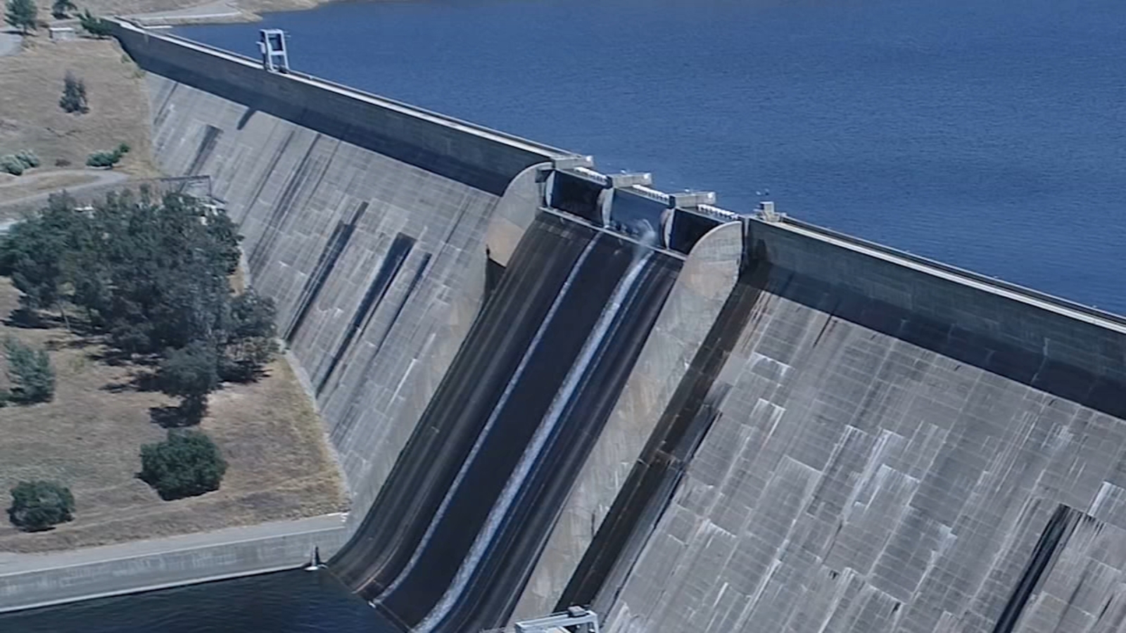 Water being released from overflowing Millerton Lake ABC30 Fresno