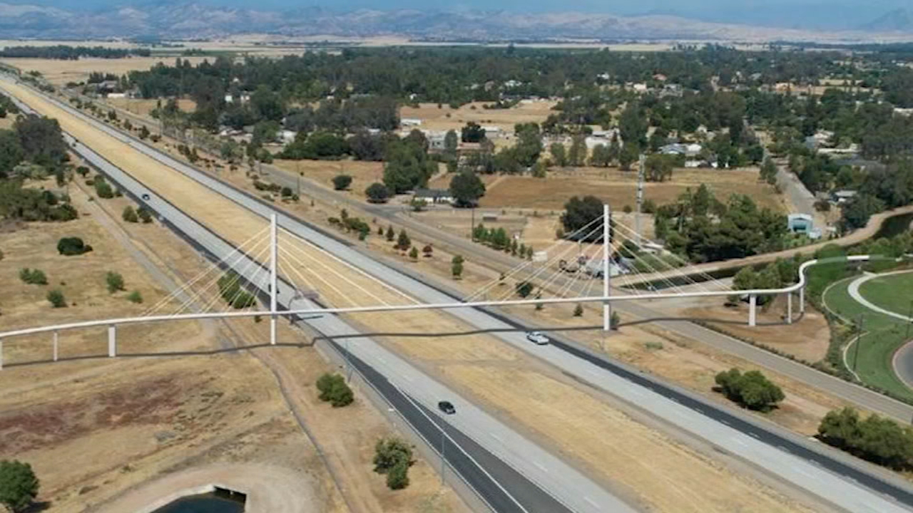 Clovis aims to build unique pedestrian bridge over Highway 168