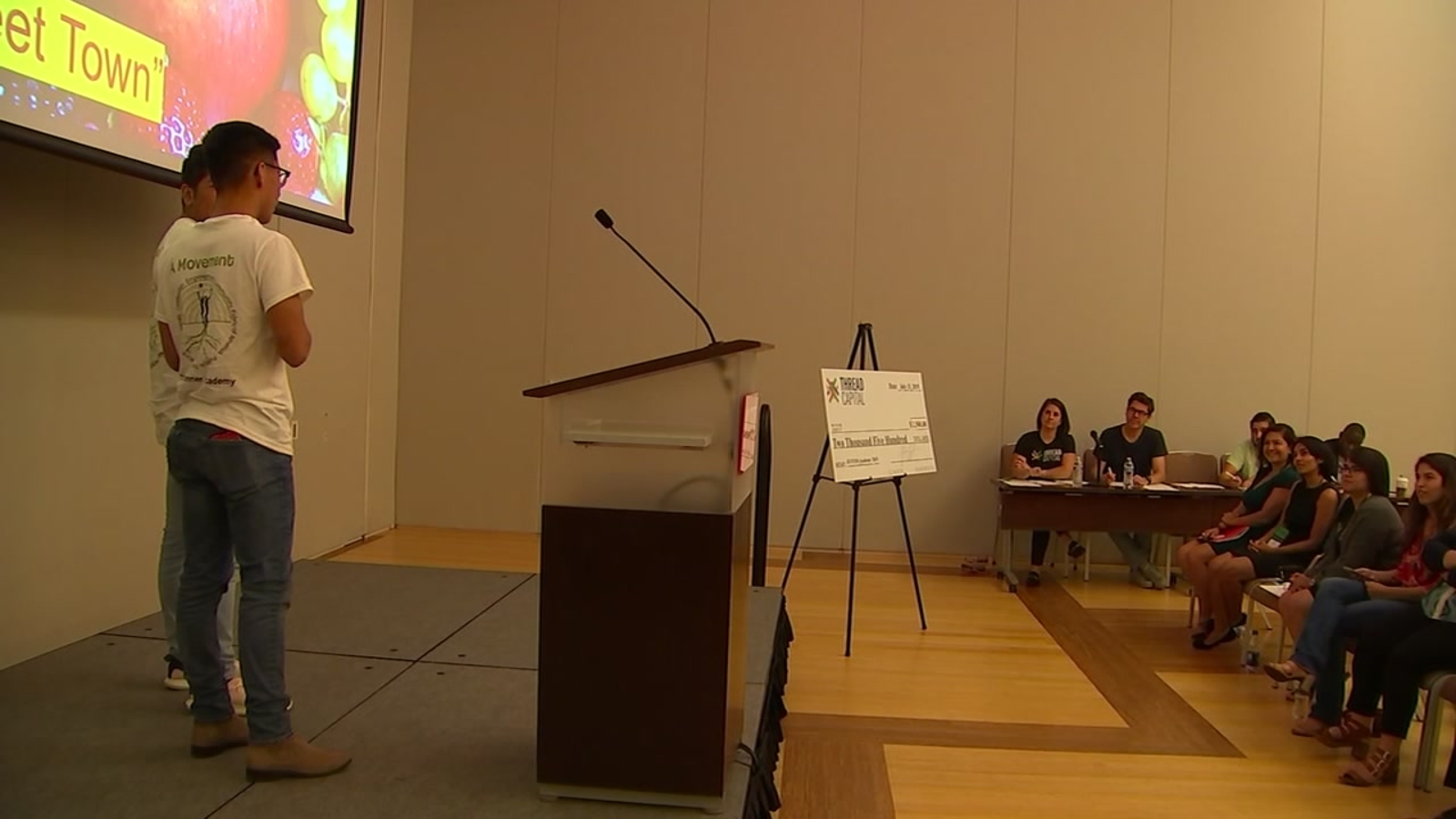 Shark Tank High school students in Juntos Program pitch