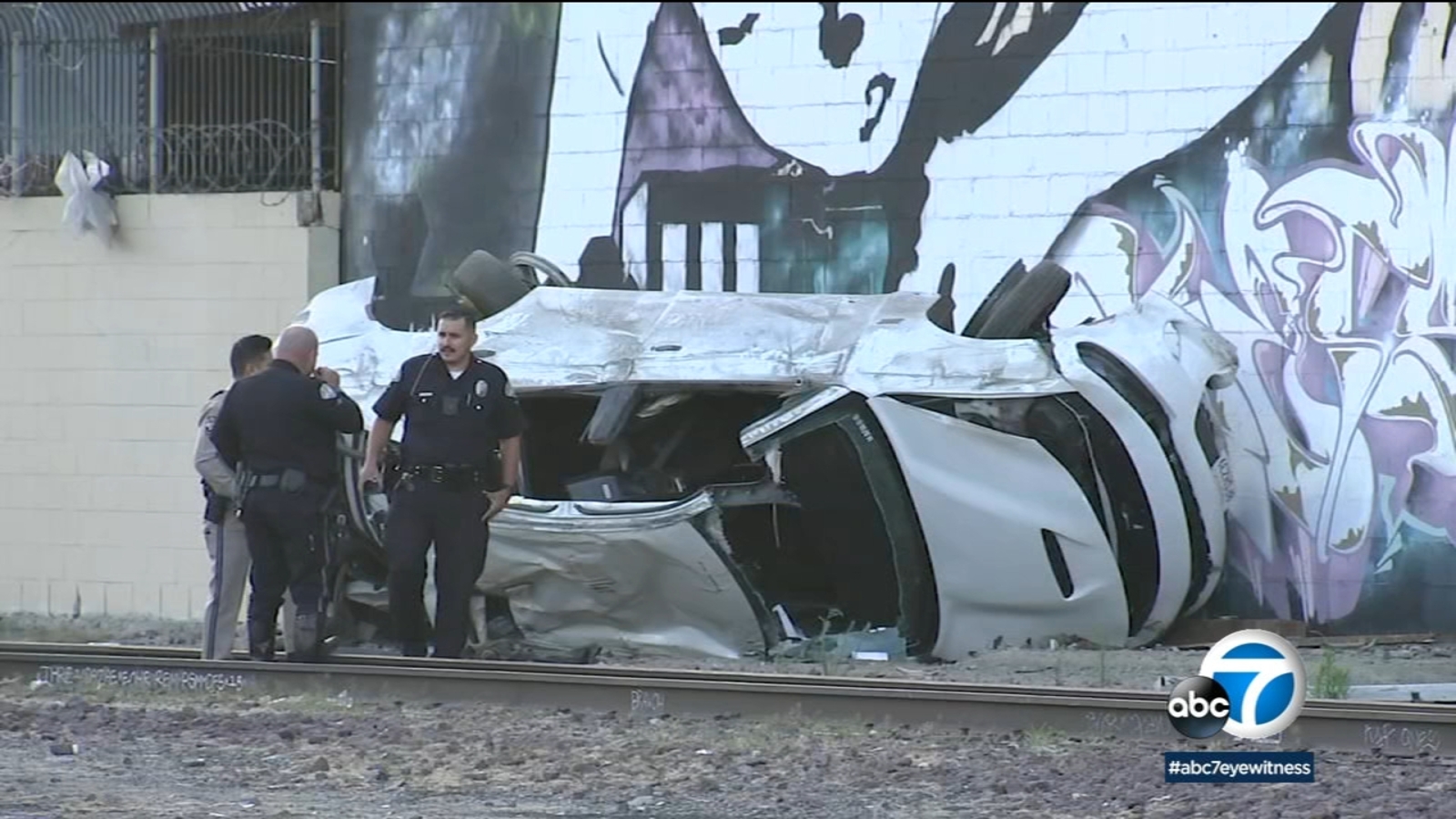 Chase ends after driver crashes into building in South L.A.; 4 injured ...