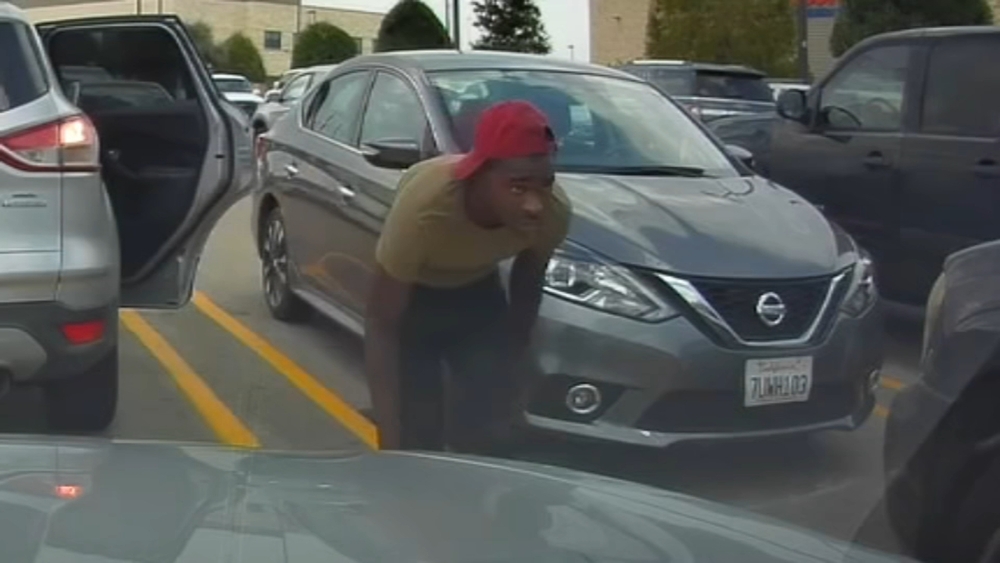 Dashcam shows thief steal purse in under 10 seconds in Sugar Land