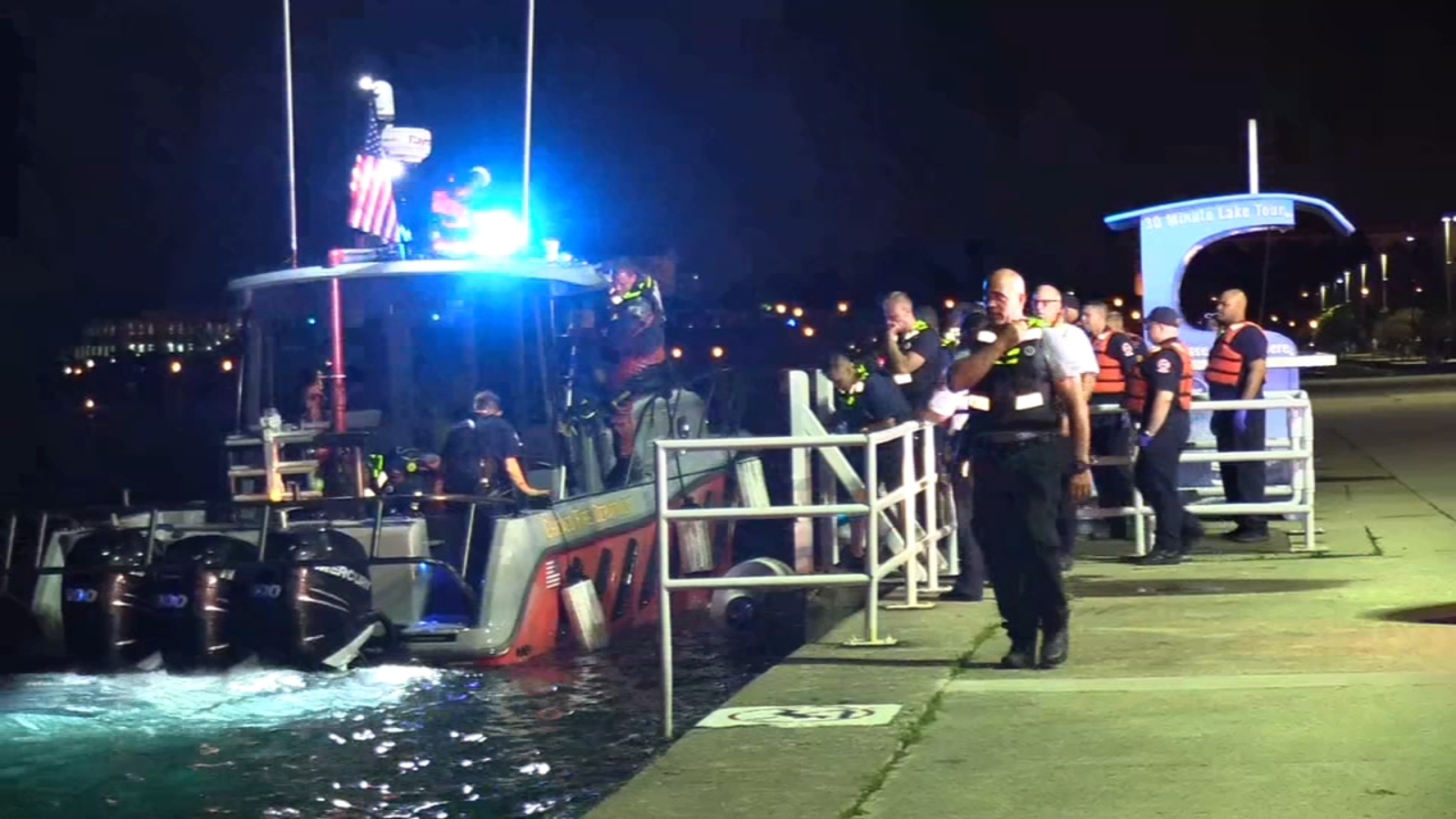 5 pulled from Lake Michigan after boat crashes into breakwall