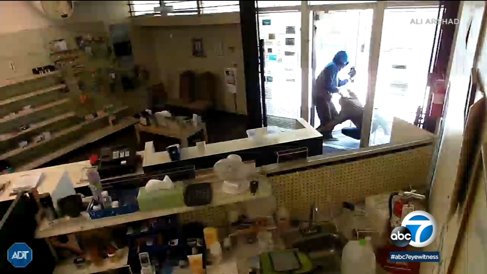 Mira Loma assault Robbers caught on camera chasing, pistolwhipping 69